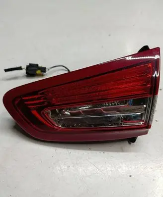 Tailgate rear/tail lights