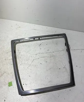 Volvo V70 Radio/GPS head unit trim 30672110