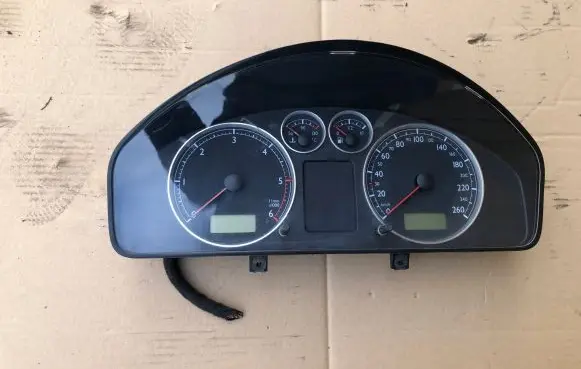 Volkswagen Sharan Speedometer (instrument cluster) 7M3920800J