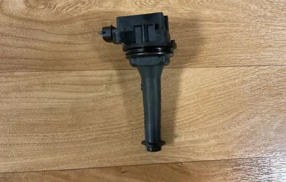 Volvo V70 High voltage ignition coil 9125601 03W125 0221604001