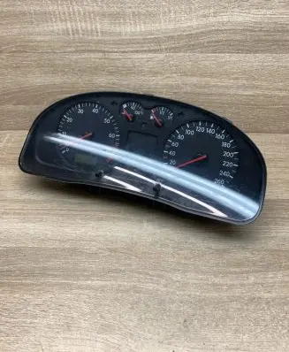 Volkswagen PASSAT B5 Speedometer (instrument cluster) 3B1919880 110008920