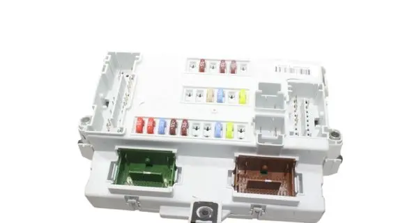 Jeep Cherokee Fuse module