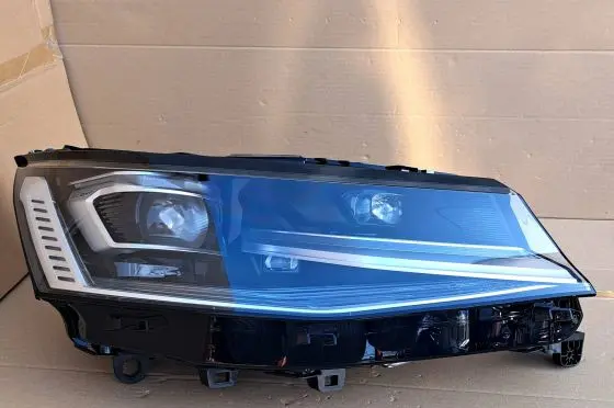 Volkswagen Transporter - Caravelle T7 Headlight/headlamp 7T1841082C