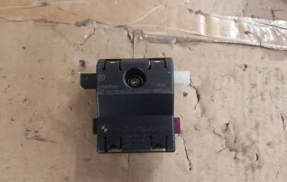BMW 3 E90 E91 Antenna control unit 920039001 6934648 10819610
