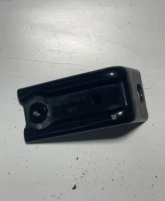Mercedes-Benz E W212 Headlight/headlamp mounting bracket 21262000 11W38 A2126200028