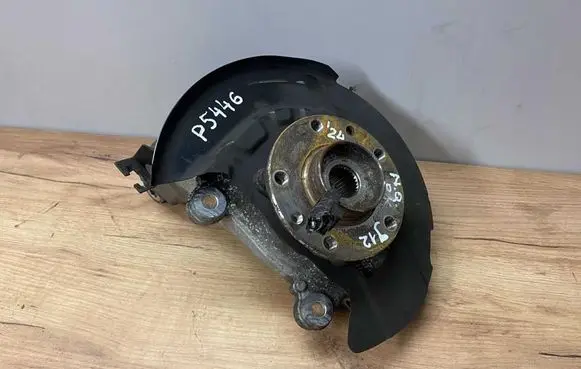Nissan Qashqai J12 Front wheel hub 