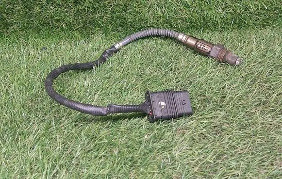 BMW 5 F10 F11 Lambda probe sensor 7596908 759690801 0258027015
