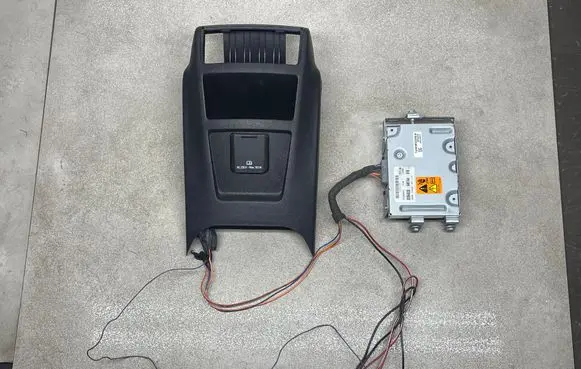 Opel Insignia A Voltage converter inverter 20964830