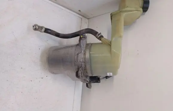 Ford Fiesta Power steering pump 5S613K514CC