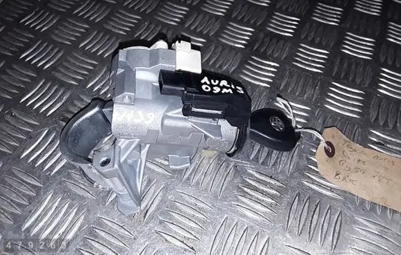 Toyota Auris 150 Ignition lock 450200203