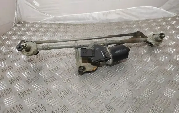 Chrysler PT Cruiser Front wiper linkage and motor 05288695AC