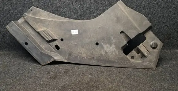 Audi Q7 4M Under headlight/headlamp trim 4M0805286A