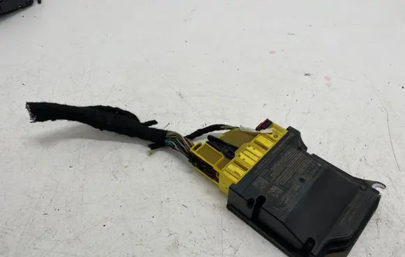 Mercedes-Benz GLA H247 Airbag control unit/module 0285015379 A1779006704