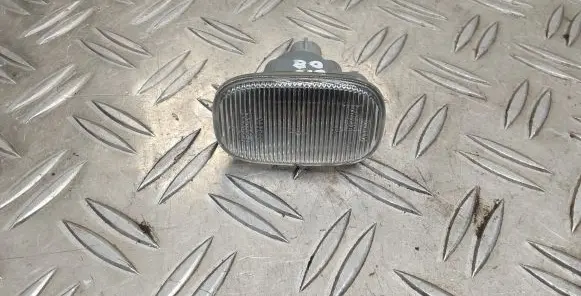 Toyota Corolla Verso AR10 Front fender indicator light
