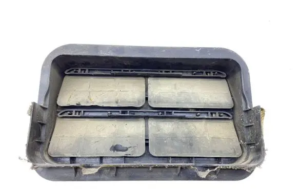 Subaru Legacy Quarter panel pressure vent 72651AG01A 72651AG000 72653AG000