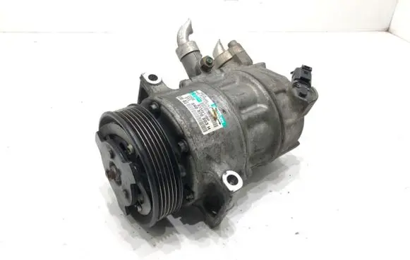 Volkswagen Golf VI Air conditioning (A/C) compressor (pump) 5N0820803H