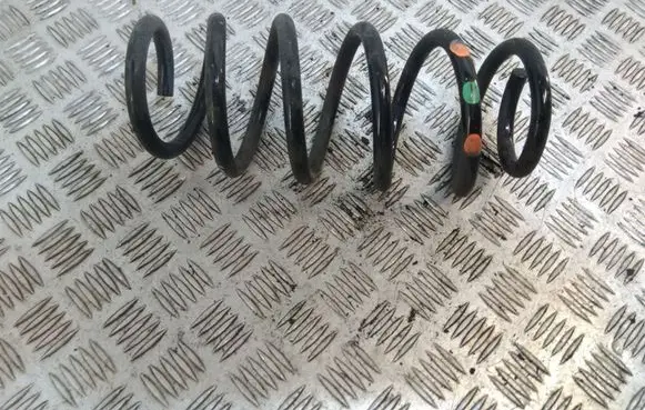 Toyota Avensis T270 Rear coil spring