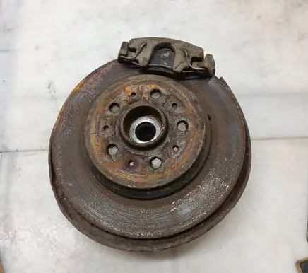 Volvo S70 V70 V70 XC Rear wheel hub spindle/knuckle 9475388