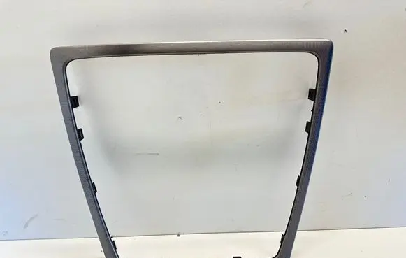 Radio/GPS head unit trim