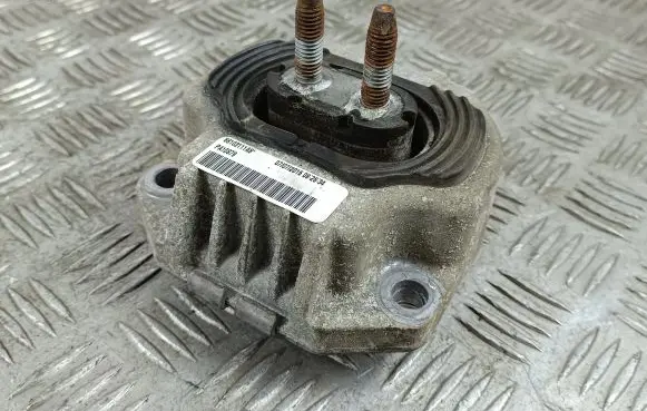 Jeep Grand Cherokee Gearbox mount 68103111AB