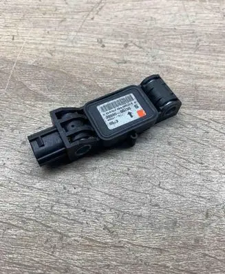 Suzuki Grand Vitara II Airbag deployment crash/impact sensor 3893065J30