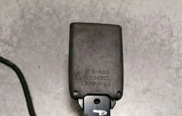 Toyota Prius (XW20) Front seatbelt buckle EO34501