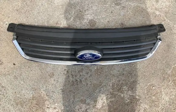 Ford Kuga I Front bumper upper radiator grill 8V41R7081A C8L6A 15441