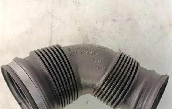 Audi A4 S4 B7 8E 8H Air intake hose/pipe 8E0129615P