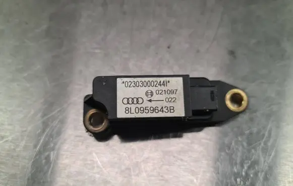 Audi A3 S3 8L Airbag deployment crash/impact sensor 8L0959643B 02303000244 021097