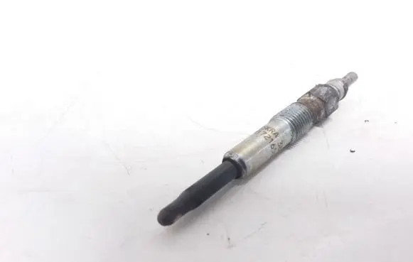 Audi 80 90 S2 B4 Glow plug 11721659