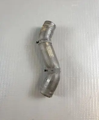 Nissan Qashqai Engine coolant pipe/hose 210470257R