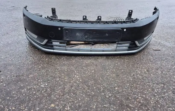 Volkswagen PASSAT B7 Front bumper