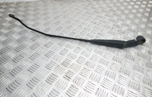 Hyundai i20 (PB PBT) Front wiper blade arm