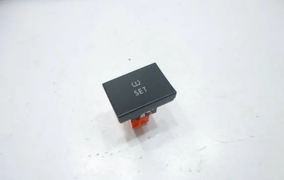 Volkswagen Golf Plus Windscreen/window heater switch 5M0927121A