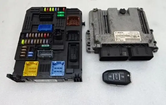 Citroen C4 II Picasso Engine ECU kit and lock set 9814182680