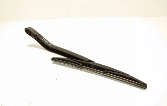 Rear wiper blade arm
