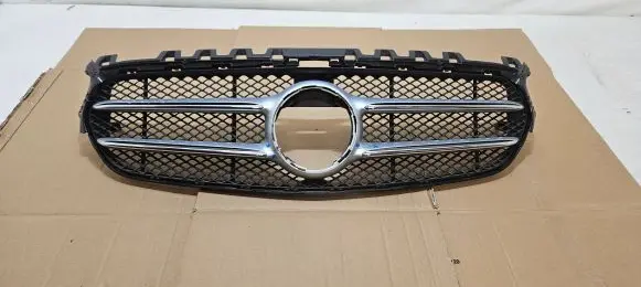 Mercedes-Benz B W247 Front grill A2478885700