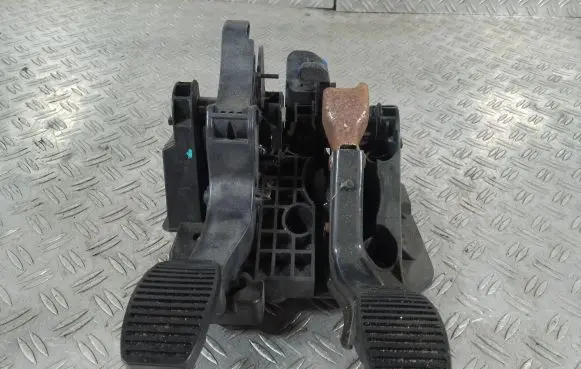 Fiat 500 Pedal assembly 