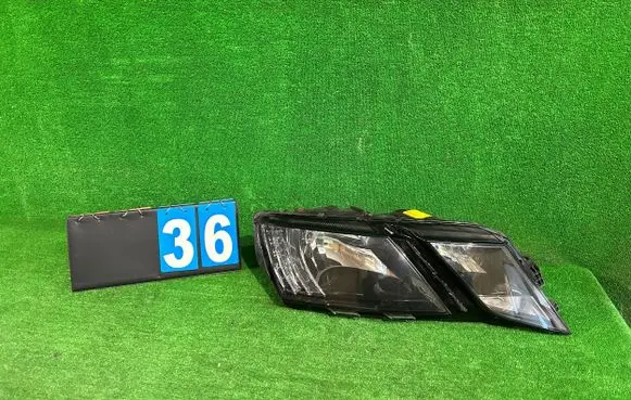 Skoda Octavia Mk3 (5E) Headlight/headlamp 5E1941016C LE15A6368