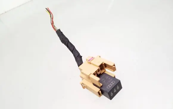 Volkswagen Tiguan Other relay 4H0951253C 646