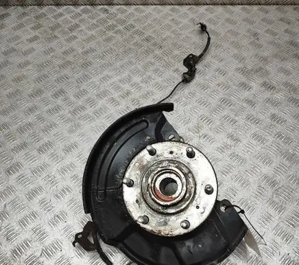 Mitsubishi L200 Front wheel hub 4670B005 MR992377