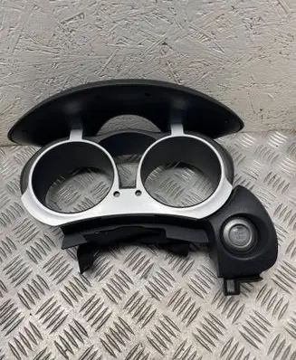 Nissan Juke I F15 Dashboard trim 682401kz0a