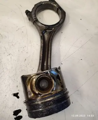 Audi A6 S6 C6 4F Piston with connecting rod