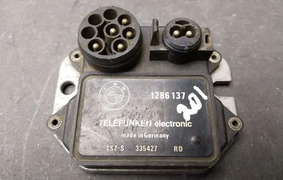 BMW 3 E36 Ignition amplifier control unit 1286137