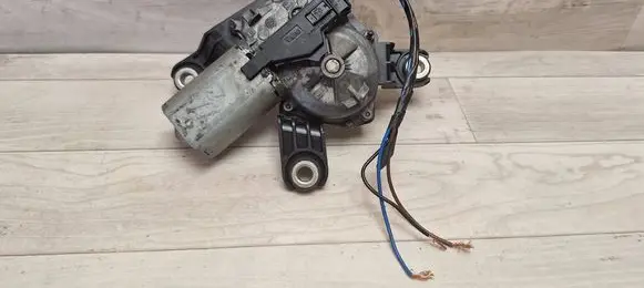 Opel Zafira B Rear window wiper motor 