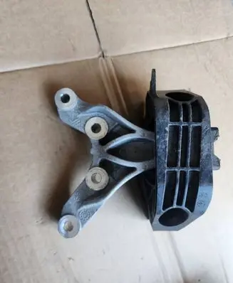 Peugeot 2008 II Engine mount vacuum valve 