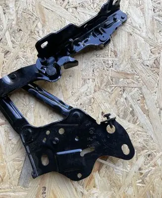 BMW X5 G05 Engine bonnet/hood hinges 7418201
