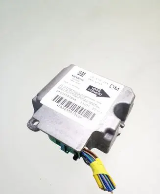 Opel Zafira A Airbag control unit/module 24416704