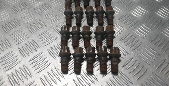 Nuts/bolts