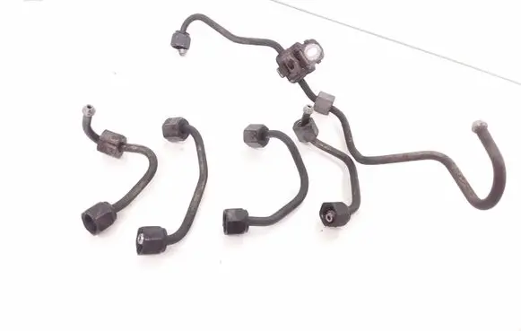 Land Rover Freelander 2 - LR2 Fuel injector supply line/pipe 